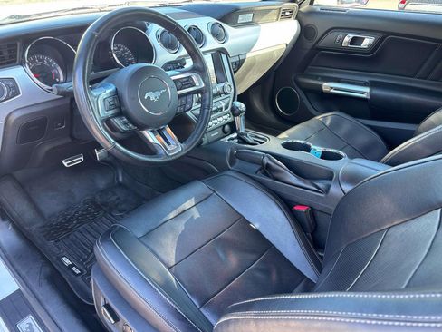 Used 2017 Ford Mustang Premium image 7