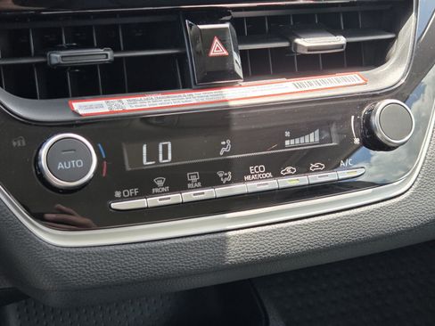 Certified 2025 Toyota Corolla LE FWD image 14
