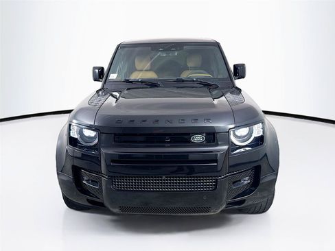 Used 2023 Land Rover Defender 110 V8 AWD/4WD image 22