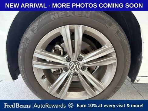 Used 2024 Volkswagen Jetta SE w/ Panoramic Sunroof Package FWD image 13