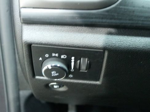 Used 2020 Jeep Grand Cherokee Altitude image 11