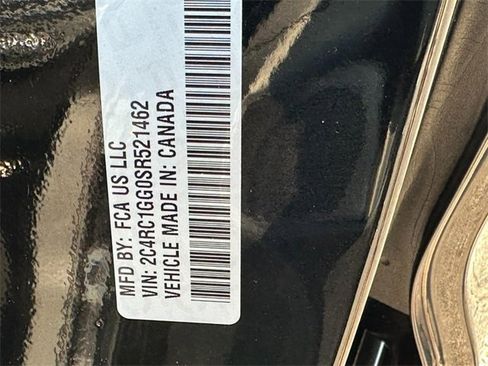 Used 2025 Chrysler Pacifica Limited image 26