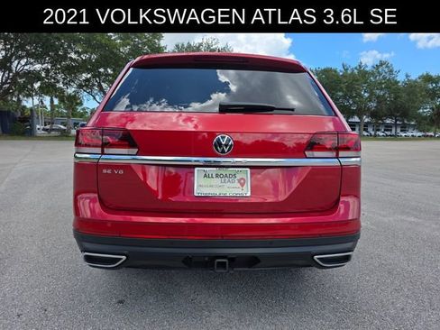 Used 2021 Volkswagen Atlas SE w/ Panoramic Sunroof Package FWD image 4