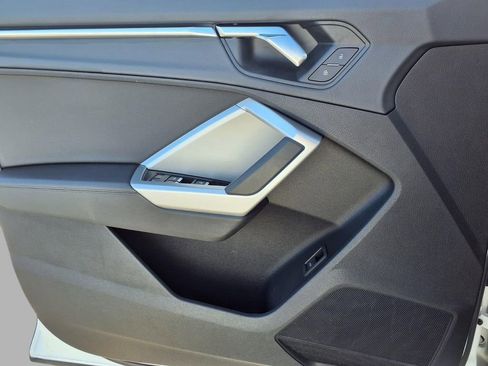 Used 2025 Audi Q3 2.0T Premium image 19