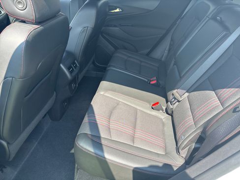 Used 2022 Chevrolet Equinox RS w/ Infotainment Package image 10