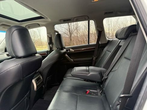 Used 2018 Lexus GX 460 Premium w/ Premium Package image 12