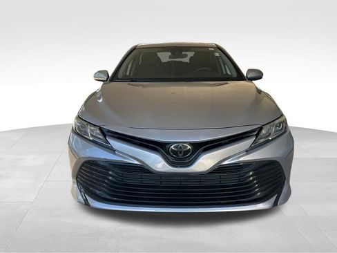 Used 2019 Toyota Camry LE image 11