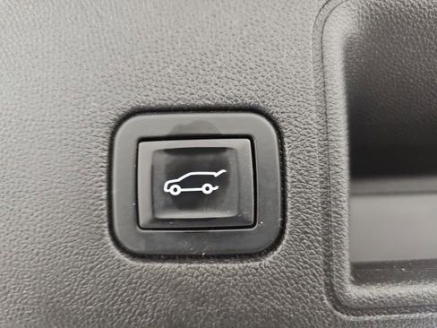 Used 2018 GMC Terrain Denali w/ Comfort Package image 36