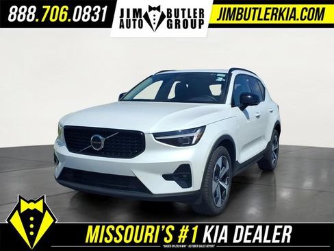 Used 2026 Volvo XC40 B5 Plus AWD/4WD image 1