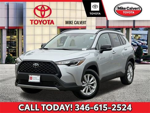 Certified 2025 Toyota Corolla Cross LE image 1