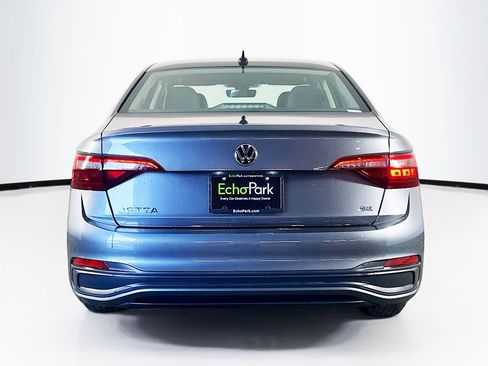 Used 2023 Volkswagen Jetta SE w/ Panoramic Sunroof Package FWD image 7