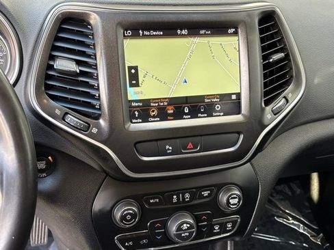 Used 2020 Jeep Cherokee Trailhawk w/ Comfort/Convenience Group image 21