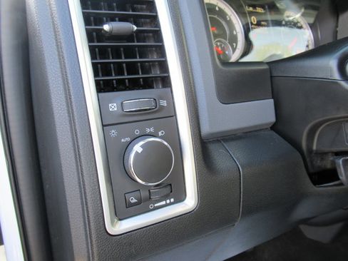 Used 2017 RAM 2500 SLT image 21