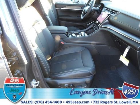 New 2025 Jeep Grand Cherokee L Overland image 10