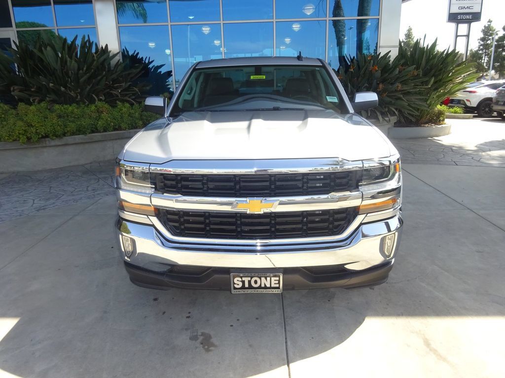 Used 2018 Chevrolet Silverado 1500 LT w/ All Star Edition RWD image 2