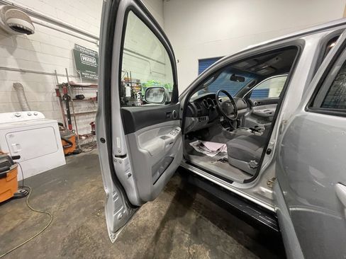 Used 2005 Toyota Tacoma 4x4 Double Cab image 13