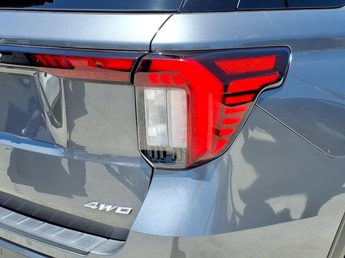 Used 2025 Ford Explorer Active w/ Active Comfort Package AWD/4WD image 10