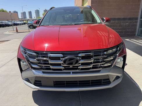 Used 2025 Hyundai Tucson Limited AWD/4WD image 10