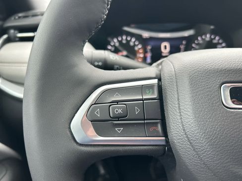 Used 2025 Jeep Compass Limited image 23