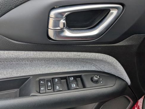 Used 2024 Jeep Compass Latitude image 24