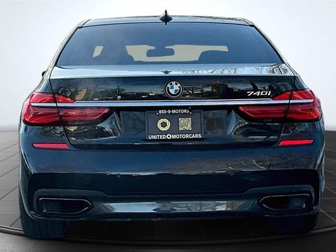 Used 2017 BMW 740i image 5