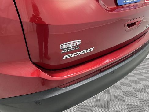 Used 2015 Ford Edge Titanium image 29