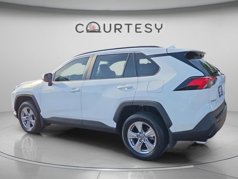 Certified 2025 Toyota RAV4 XLE FWD image 3