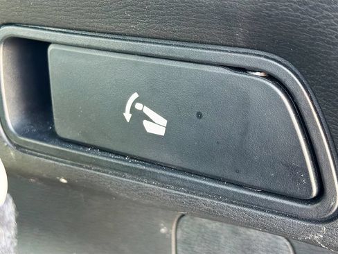 Used 2023 Mitsubishi Outlander SEL FWD image 12