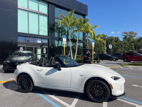 Used 2023 MAZDA MX-5 Miata Club w/ Brembo/BBS Recaro Package image 9