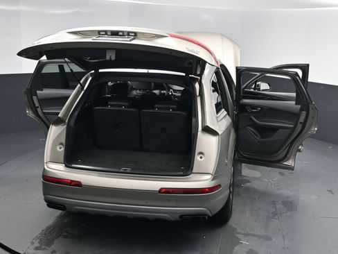Used 2017 Audi Q7 3.0T Premium Plus image 16