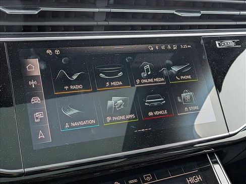 Used 2025 Audi Q7 2.0T Premium w/ Convenience Plus Package image 9