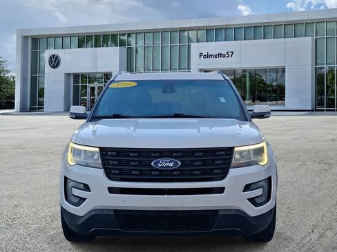 Used 2016 Ford Explorer Limited w/ Equipment Group 301A FWD image 2
