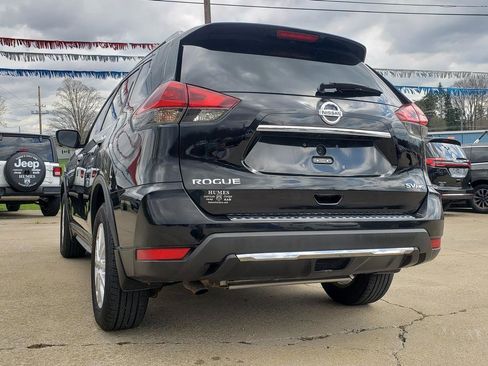 Used 2018 Nissan Rogue SV w/ Premium Package image 6