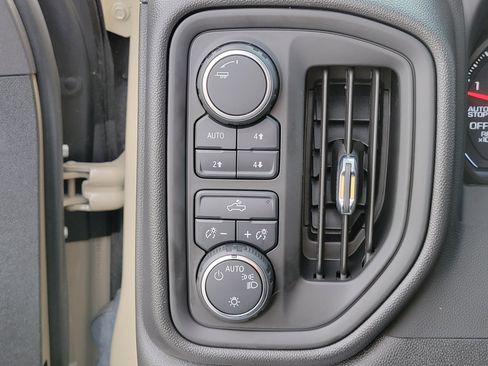 Used 2022 Chevrolet Silverado 1500 Custom Trail Boss image 19