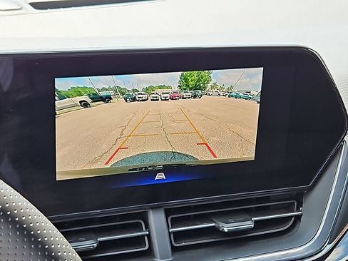 Certified 2024 Chevrolet Trax RS w/ Driver Confidence Package FWD image 17