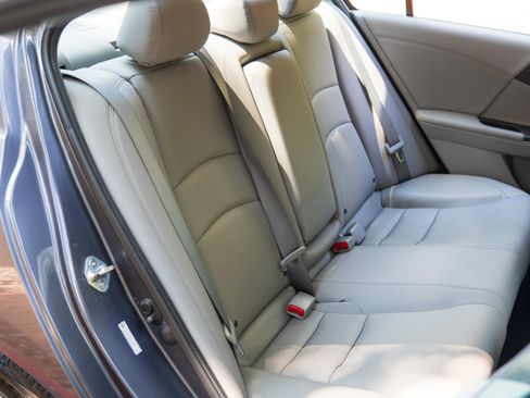 Used 2013 Honda Accord Touring image 32