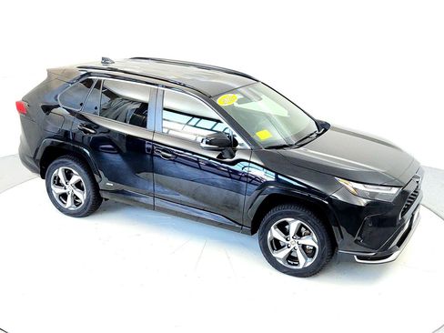 Certified 2022 Toyota RAV4 SE image 19