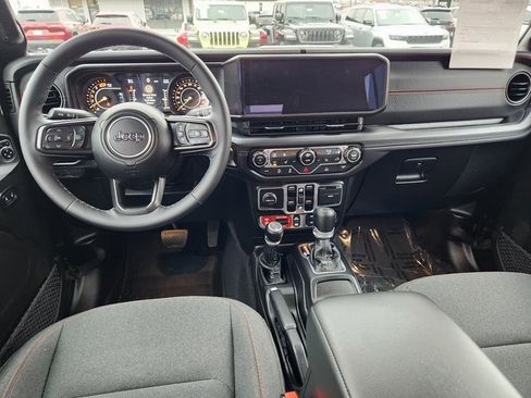 Used 2025 Jeep Wrangler Unlimited Rubicon w/ XTREMEE 35" Tire Package image 9