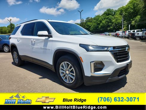 Used 2022 Chevrolet Traverse LT FWD image 1