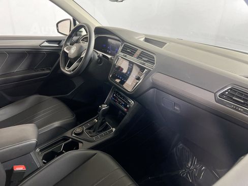 Used 2022 Volkswagen Tiguan SE image 28