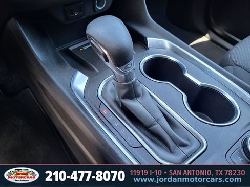 Used 2023 Chevrolet Traverse LT FWD image 27