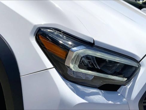 Used 2021 Toyota Tacoma TRD Off-Road w/ Technology Package AWD/4WD image 27