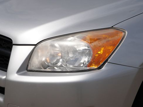 Used 2011 Toyota RAV4 2WD w/ Base L4 Extra Value Pkg image 16