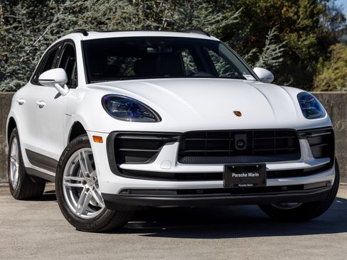 Certified 2026 Porsche Macan AWD/4WD image 6