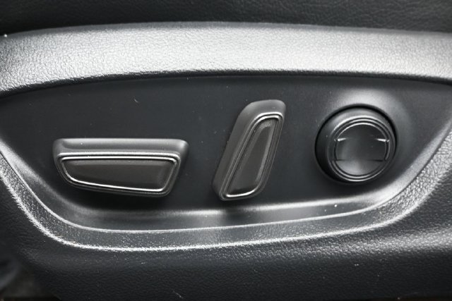 Used 2023 Toyota Camry SE FWD image 8