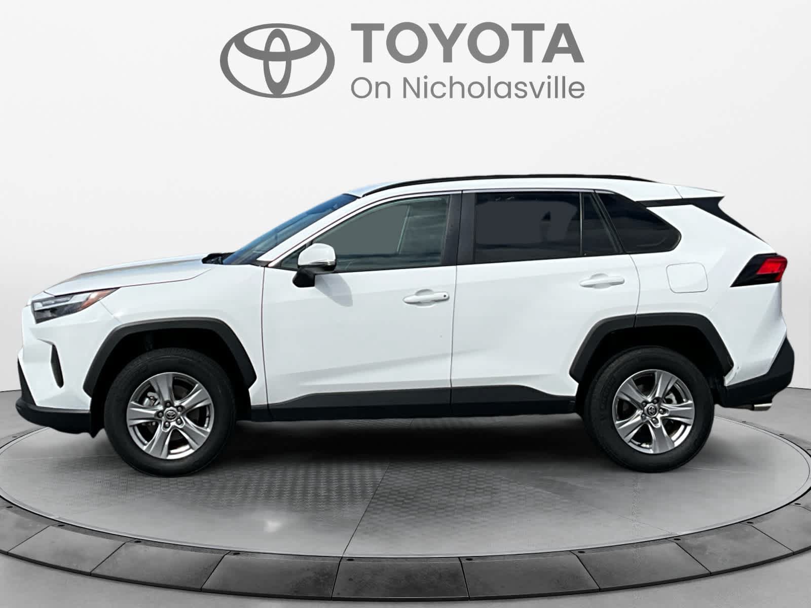 Used 2025 Toyota RAV4 XLE FWD image 2