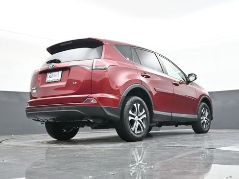 Used 2018 Toyota RAV4 LE image 43