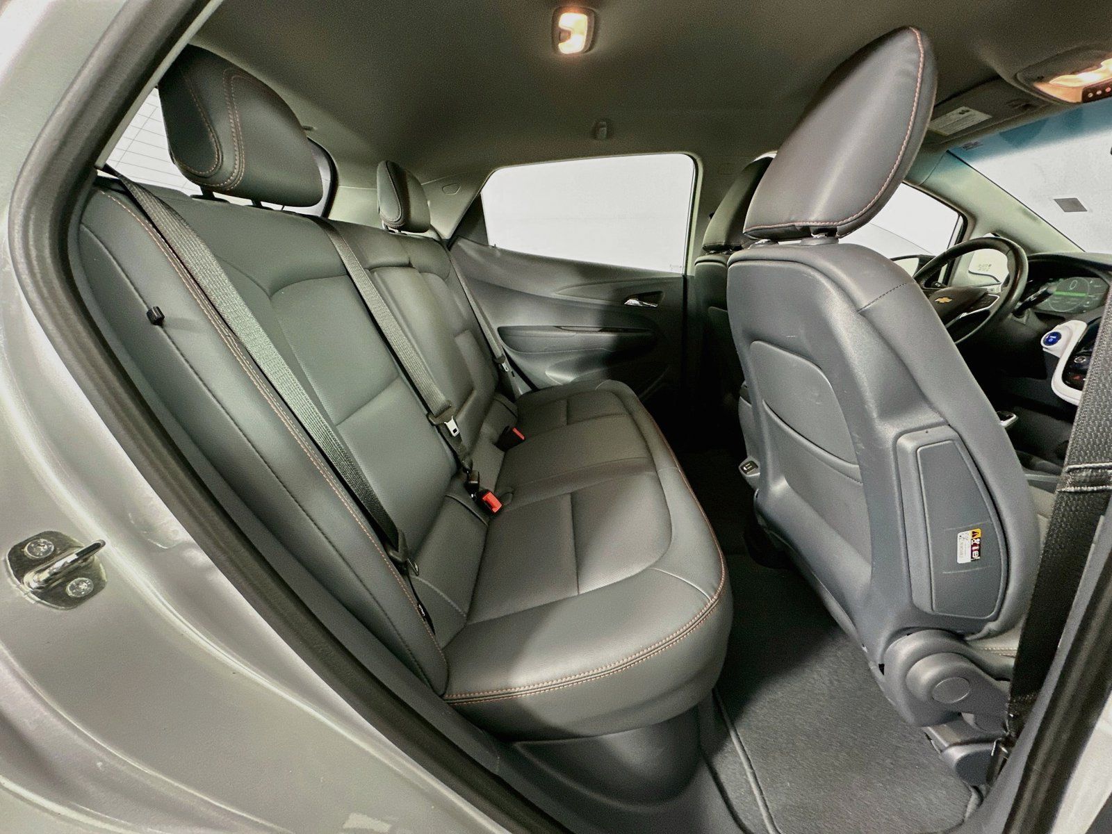 Used 2019 Chevrolet Bolt Premier w/ Infotainment Package FWD image 27