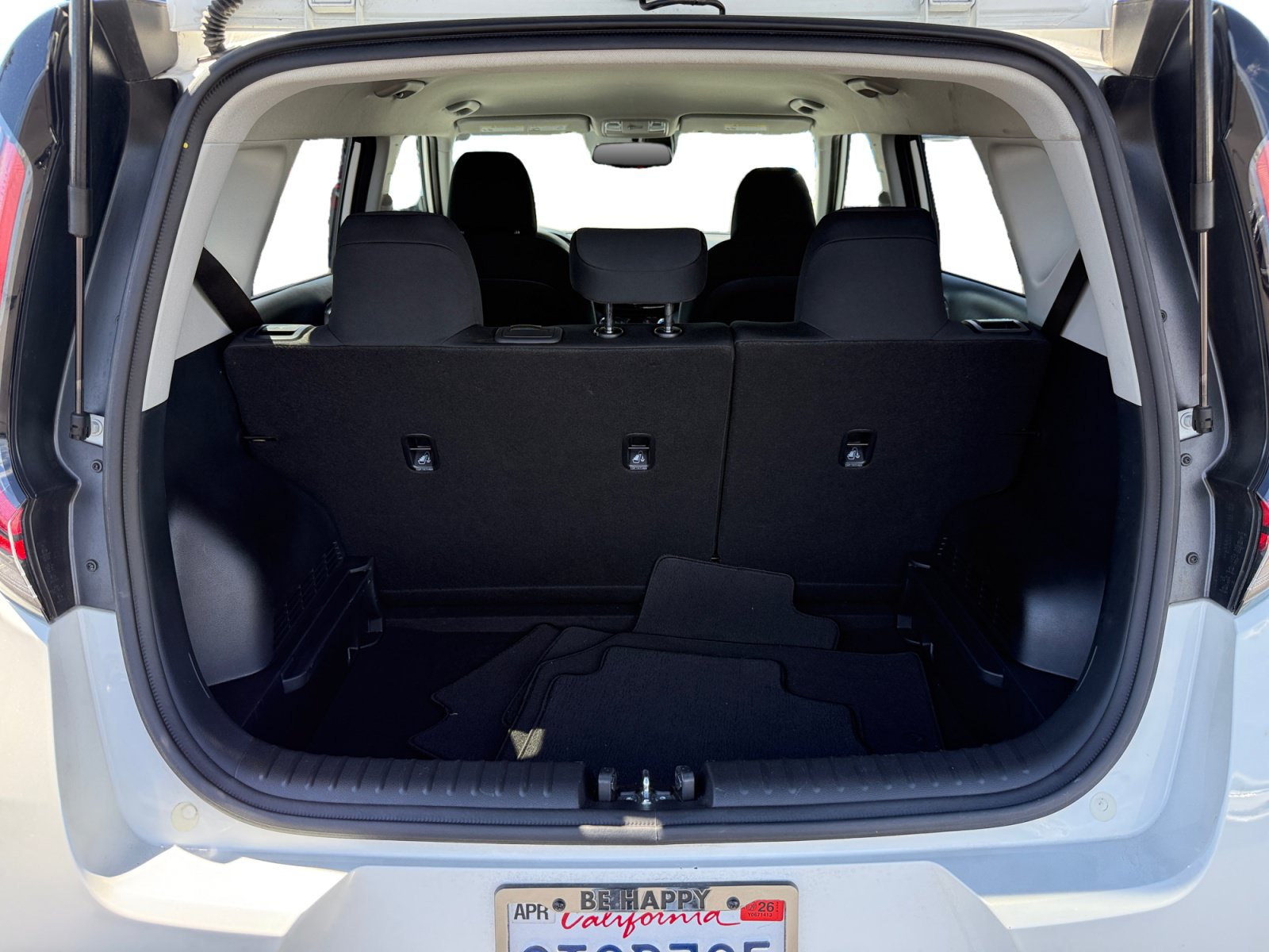 Used 2025 Kia Soul S FWD image 17