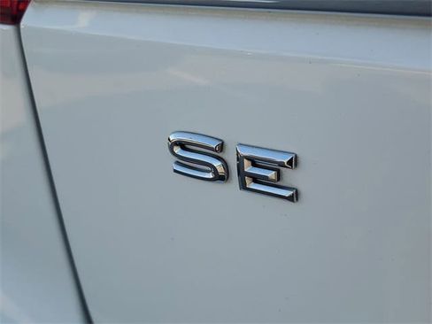 Used 2019 Volkswagen Atlas SE w/ Towing Package image 6